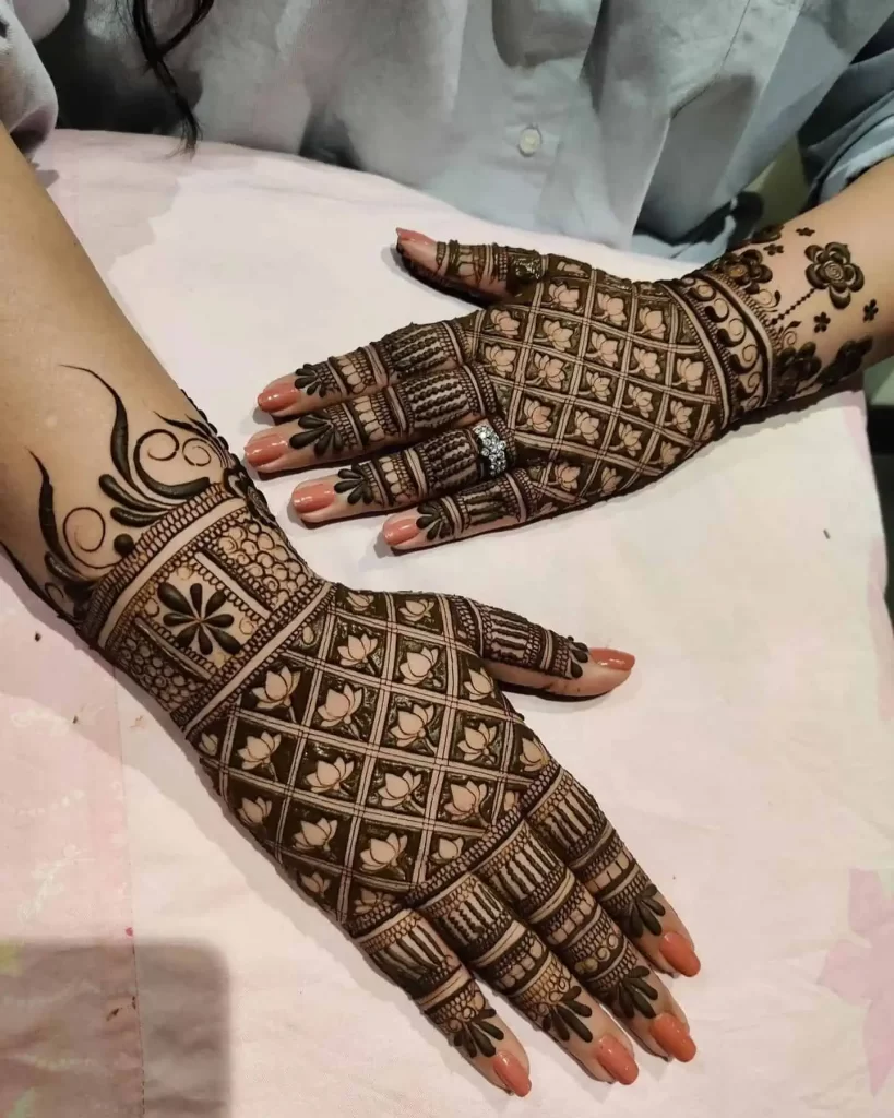 Mehndi Design of Flowers