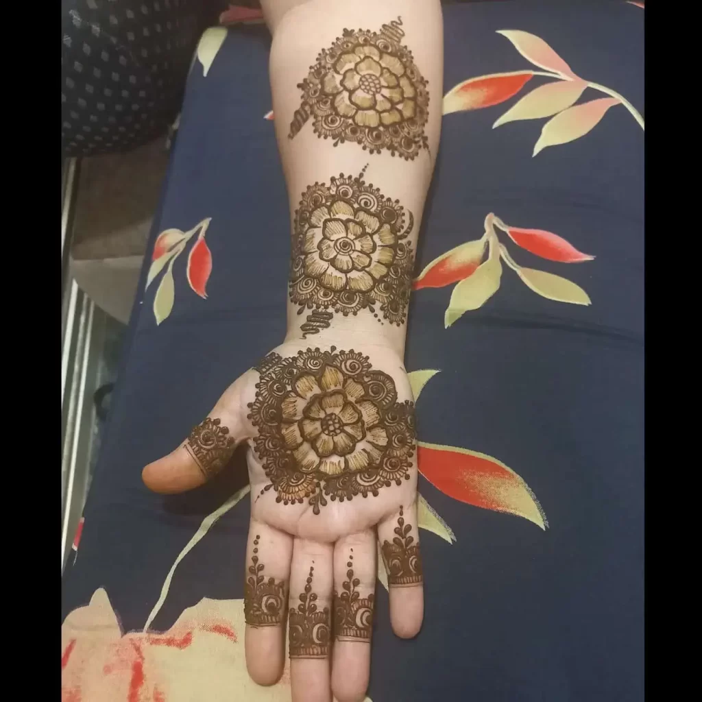 Mehndi Design of Flowers