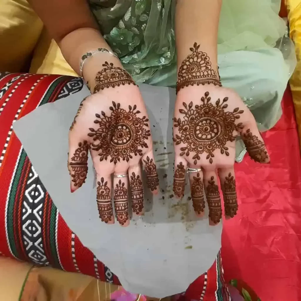 Mehndi Design of Flowers